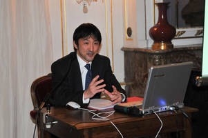 La Porcelaine des Indes, du Professeur Philippe Haudrère suivie d'un exposé sur l'introduction des vins européens au Japon