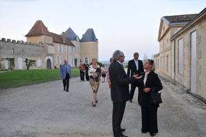 A l'occasion des 11èmes vendanges de Malagar sur le thème : "L'esprit d'équipe", dîner au Château d'Yquem